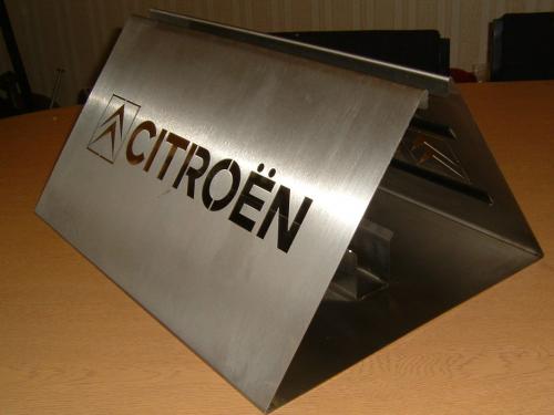 metal-citroen-point-of-sale-stand